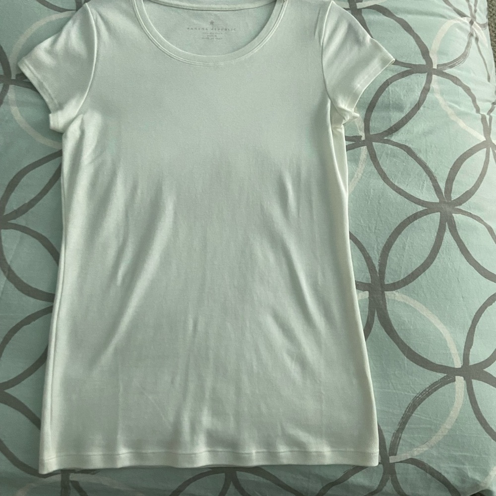 Banana Republic white cap sleeve tee